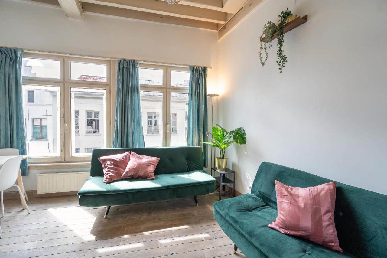 Tempel Cathedral Lodge In The Heart Of Antwerpen Bagian luar foto